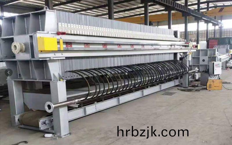 壓濾(lv)機(ji)的工作(zuo)原理(li)