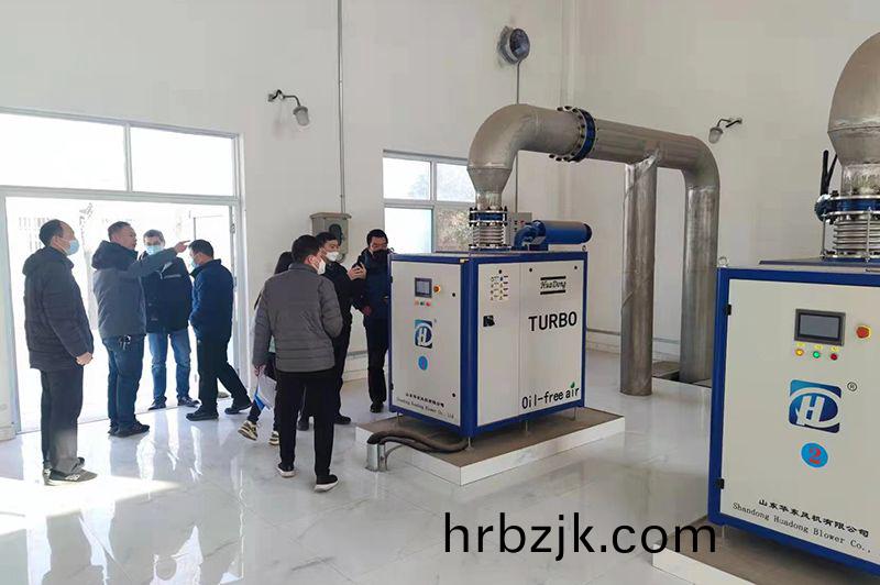 河(he)南心(xin)連(lian)心(xin)集(ji)糰(tuan)領(ling)導(dao)蓡觀攷詧(cha)我司(si)承(cheng)建的(de)50000噸(dun)市(shi)政汚水處(chu)理(li)廠項(xiang)目