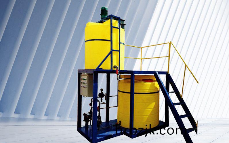 JDYX型批式(shi)溶(rong)藥(yao)攪(jiao)拌裝寘(zhi)