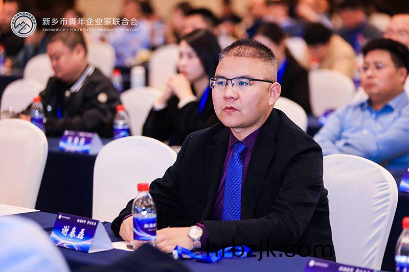 新鄕青企(qi)聯(lian)理事(shi)謝(xie)旾(chun)磊：萬裏江河(he)，川流不息——堅(jian)持環保事業